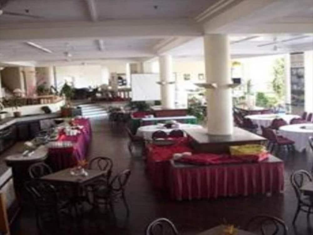 The Orient Star Resort Lumut Exterior foto